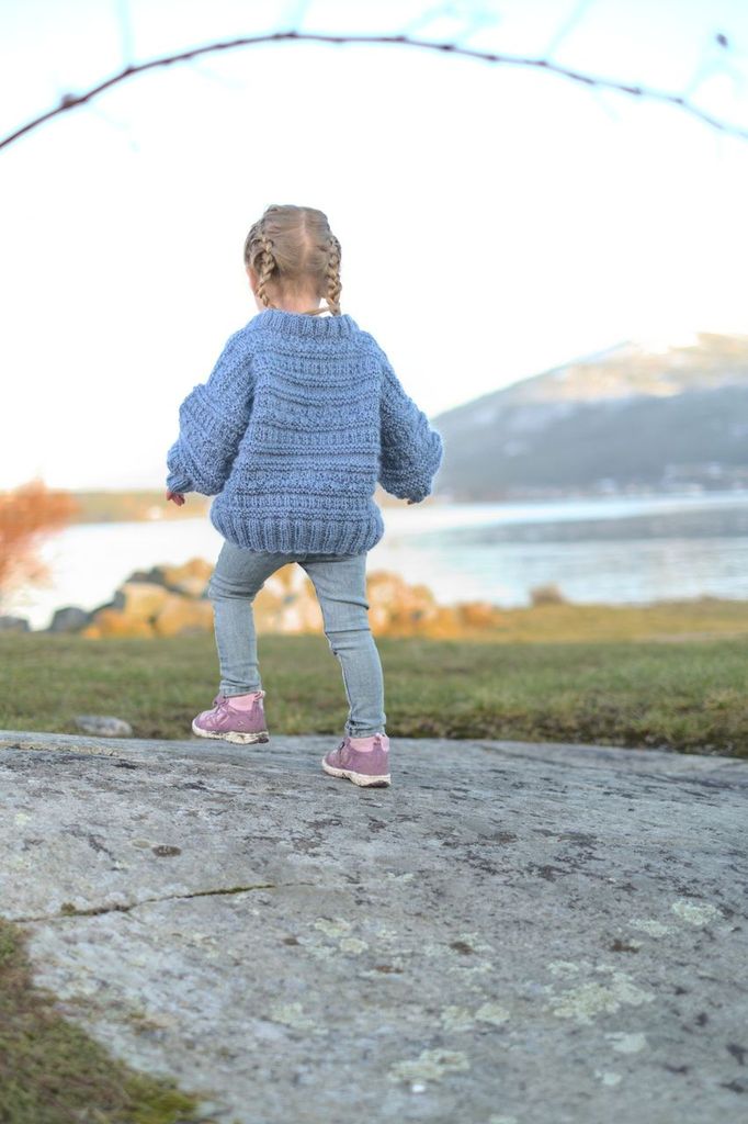 Astrid Sweater - English