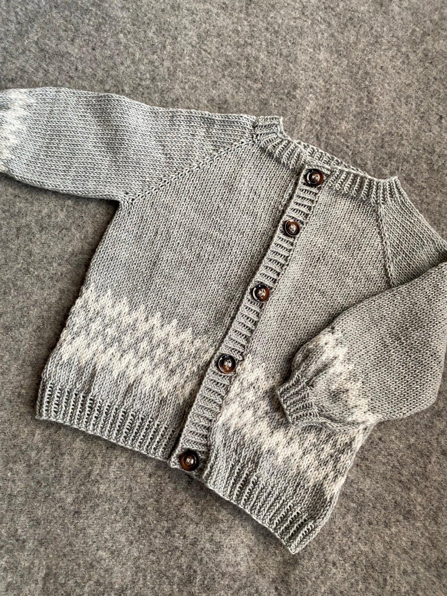 Alfred Cardigan (Norsk)